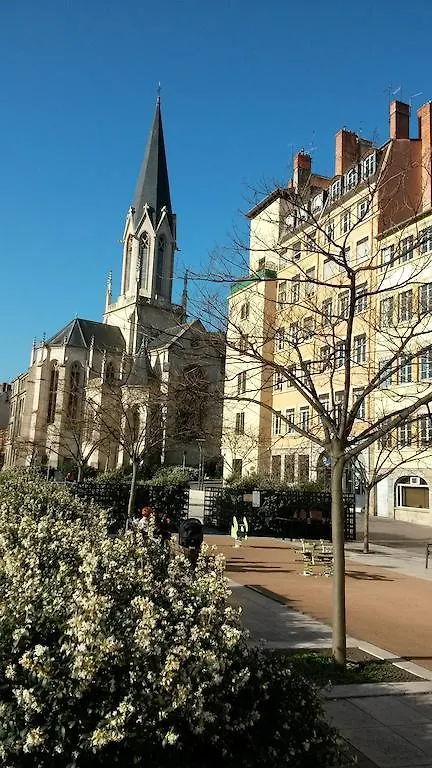 La Nuit Saint Georges Appartement Lyon Frankrijk