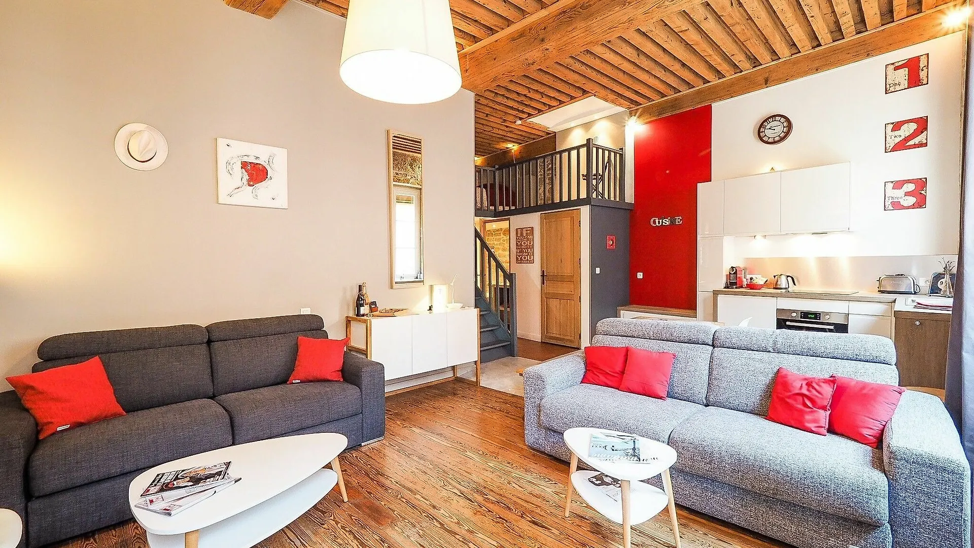 La Nuit Saint Georges Appartement Lyon 0*,